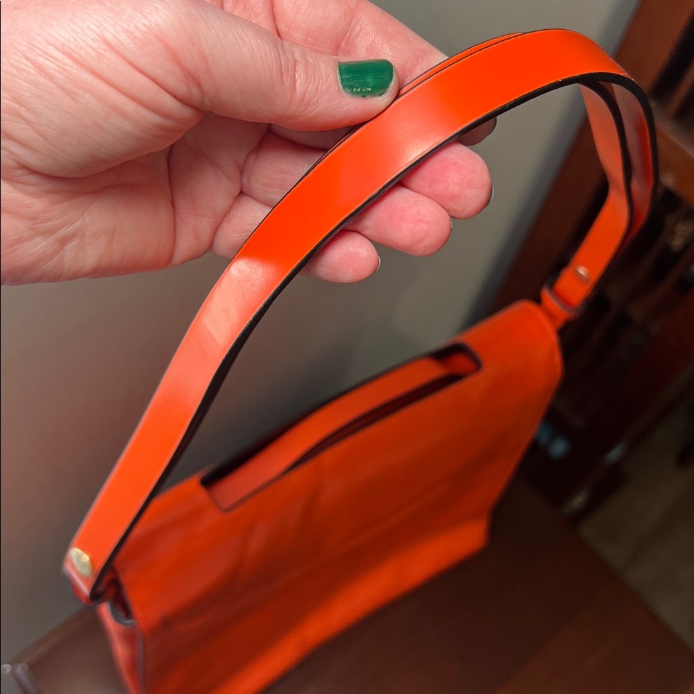 Kate Spade Saturday Bright Orange Leather Circle Tag Messenger Bag Purse Handbag - Picture 4 of 17